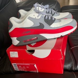 Nike air max 90 essential, size 11